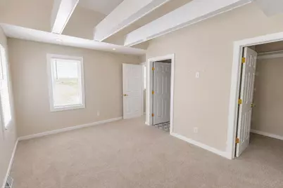 242 E Gauer Cir, Milwaukee, WI 53207 - Photo 9