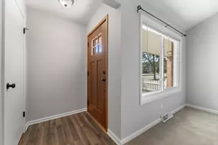 2652 N 124th St, Wauwatosa, WI 53226 - Photo 3
