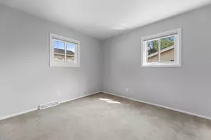 2652 N 124th St, Wauwatosa, WI 53226 - Photo 15