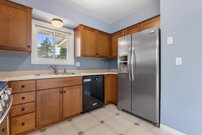 2652 N 124th St #2654, Wauwatosa, WI 53226 - Photo 9
