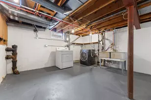2652 N 124th St, Wauwatosa, WI 53226 - Photo 23