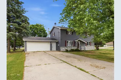 825  Landis St, Rockland, WI 54207 - Photo 3