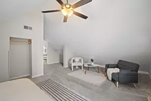 1814 E Kenwood Blvd, Milwaukee, WI 53211 - Photo 25