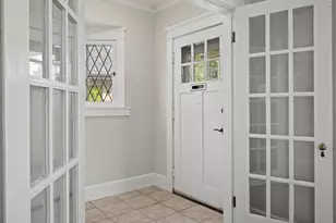 1814 E Kenwood Blvd, Milwaukee, WI 53211 - Photo 5