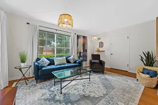 8811 W Hawthorne Ave, Wauwatosa, WI 53226 - Photo 3