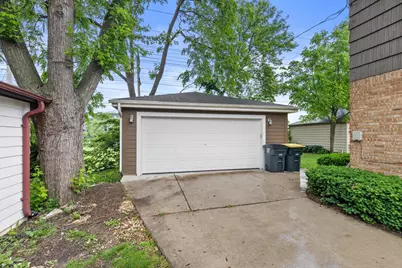 8811 W Hawthorne Ave #8813, Wauwatosa, WI 53226 - Photo 37