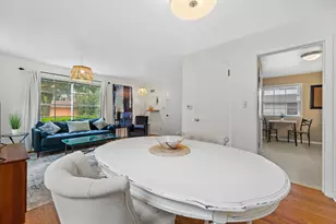 8811 W Hawthorne Ave, Wauwatosa, WI 53226 - Photo 7