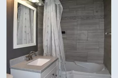 1651 W Edgerton Ave #B, Milwaukee, WI 53221 - Photo 9