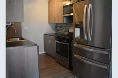 1651 W Edgerton Ave #B, Milwaukee, WI 53221 - Photo 3