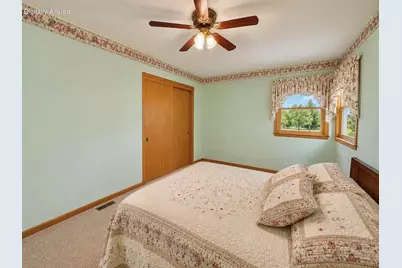 875  Anthony Ln, Brookfield, WI 53045 - Photo 11
