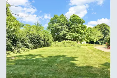 875  Anthony Ln, Brookfield, WI 53045 - Photo 5