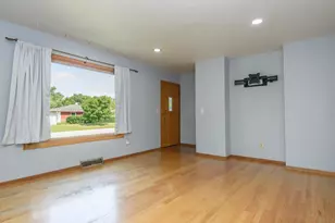 6727 Lone Elm Dr, Racine, WI 53402 - Photo 5