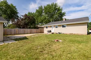 6727 Lone Elm Dr, Racine, WI 53402 - Photo 3