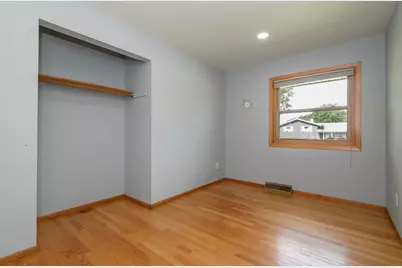 6727  Lone Elm Dr, Racine, WI 53402 - Photo 17