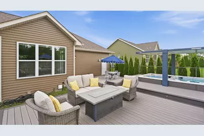335  Deer Meadow Dr, Fredonia, WI 53021 - Photo 3