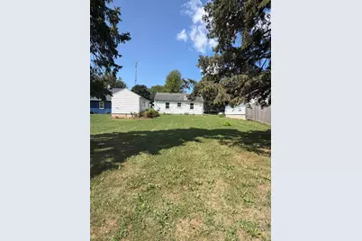 2332  Van Buren St, New Holstein, WI 53061 - Photo 3