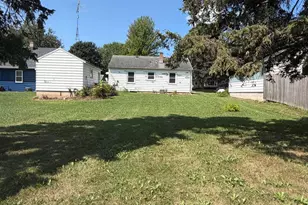 2332 Vanburen St, New Holstein, WI 53061 - Photo 3