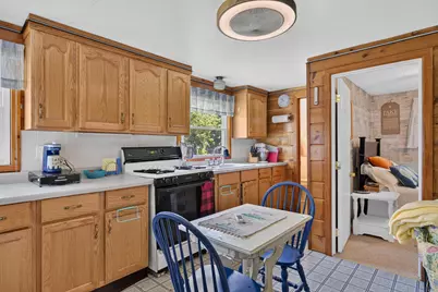 13930  Eastwood Ln, Meeme, WI 53063 - Photo 9