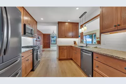 2503  Lakeshore Dr, Sheboygan, WI 53081 - Photo 11