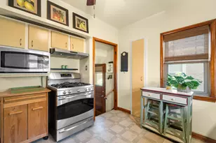 3373 S 19th St, Milwaukee, WI 53215 - Photo 11