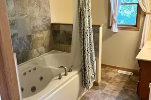1718 Hagar St, La Crosse, WI 54603 - Photo 9