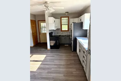 1718  Hagar St, La Crosse, WI 54603 - Photo 5