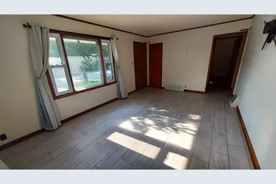 1405  15th Ave, South Milwaukee, WI 53172 - Photo 7