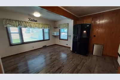 1405  15th Ave, South Milwaukee, WI 53172 - Photo 9