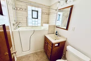 3306 S 15th Pl, Milwaukee, WI 53215 - Photo 9