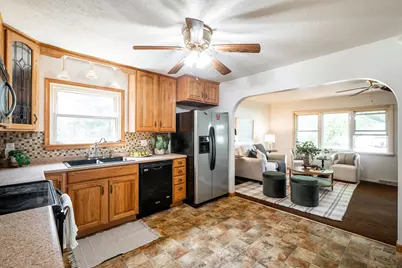 10504 S 4th St, Oak Creek, WI 53154 - Photo 7