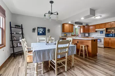 S89W23060  King Pkwy, Big Bend, WI 53103 - Photo 9
