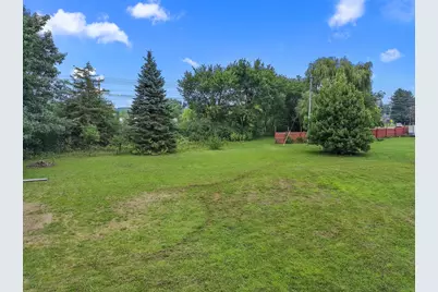 S89W23060  King Pkwy, Big Bend, WI 53103 - Photo 25