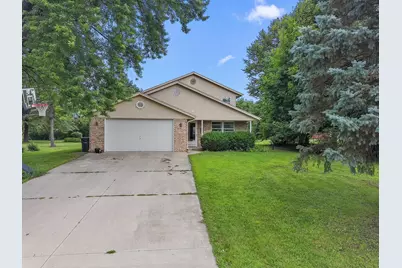 S89W23060  King Pkwy, Big Bend, WI 53103 - Photo 3