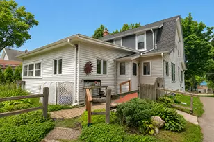 306 Park Ave, Pewaukee, WI 53072 - Photo 23
