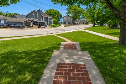 306  Park Ave, Pewaukee, WI 53072 - Photo 33
