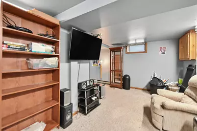211 N 10th St, Watertown, WI 53094 - Photo 13