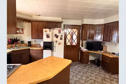 1321 S 16th St, Manitowoc, WI 54220 - Photo 9