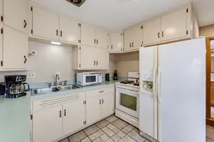 1940 S 33rd St, Milwaukee, WI 53215 - Photo 11