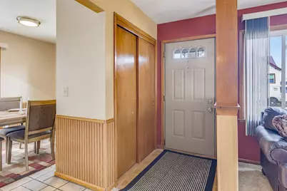 1940 S 33rd St, Milwaukee, WI 53215 - Photo 5