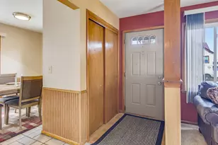 1940 S 33rd St, Milwaukee, WI 53215 - Photo 5
