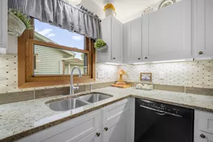 5553 S Swift Ave, Cudahy, WI 53110 - Photo 11