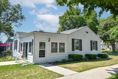 4402 S Lenox St, Milwaukee, WI 53207 - Photo 3