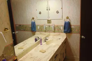 8933 N 70th St, Milwaukee, WI 53223 - Photo 13