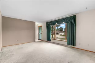 309 Braatz Dr, Kewaskum, WI 53040 - Photo 7