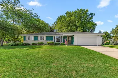 309  Braatz Dr, Kewaskum, WI 53040 - Photo 3