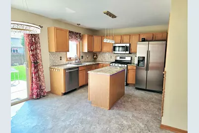 8401  Kingsway Ln, Sturtevant, WI 53177 - Photo 25