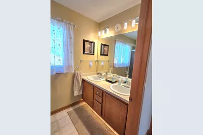 8401  Kingsway Ln, Sturtevant, WI 53177 - Photo 35