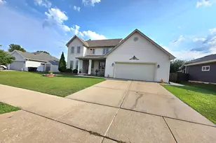 8401 Kingsway Ln, Sturtevant, WI 53177 - Photo 3