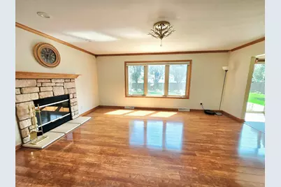 8401  Kingsway Ln, Sturtevant, WI 53177 - Photo 17