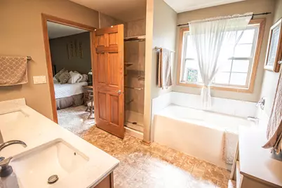 W200N16856  Park Ct #4, Jackson, WI 53037 - Photo 11